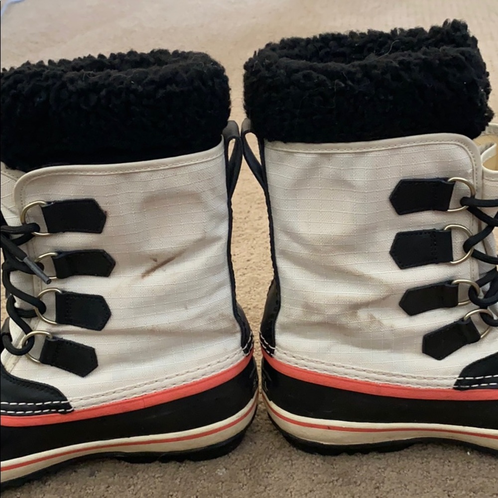Sorel Boots - Picture 6 of 6